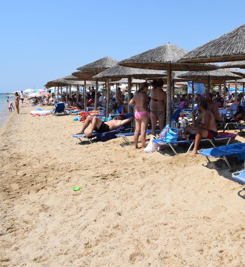 Gioulis Apartments & Studios Nea Plagia Esterno foto