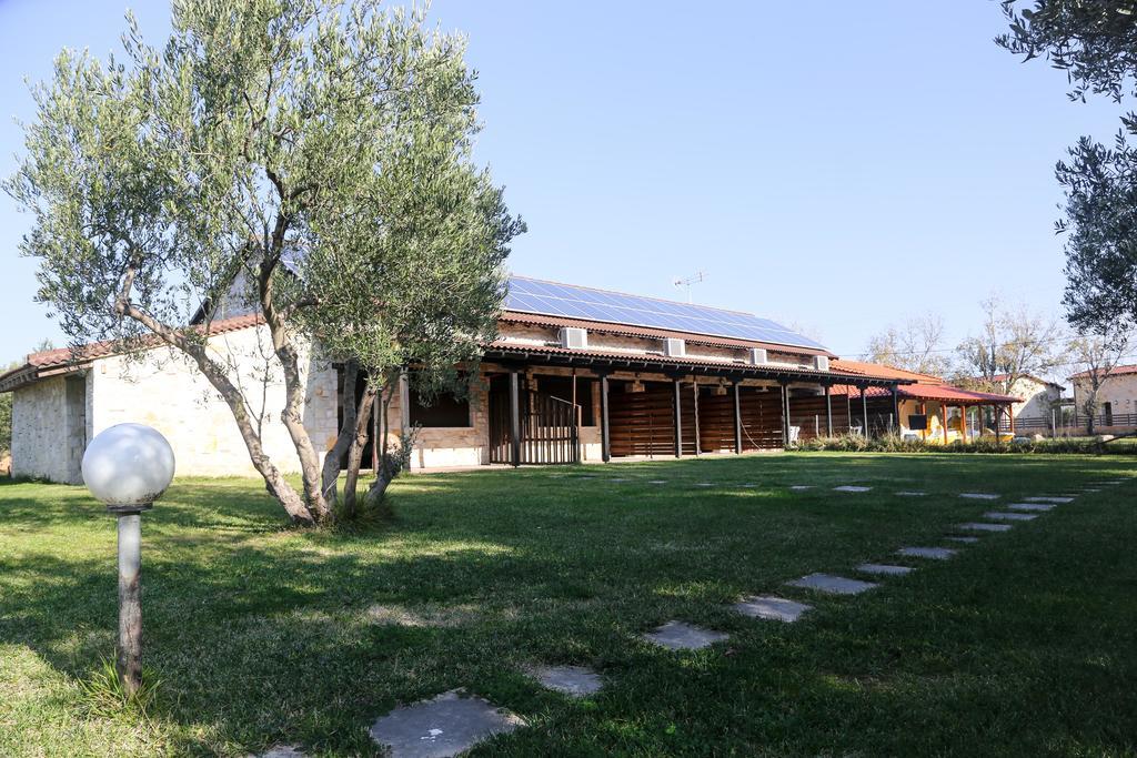 Gioulis Apartments & Studios Nea Plagia Esterno foto